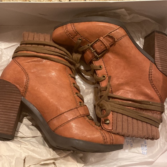 Booties - Picture 5 of 5